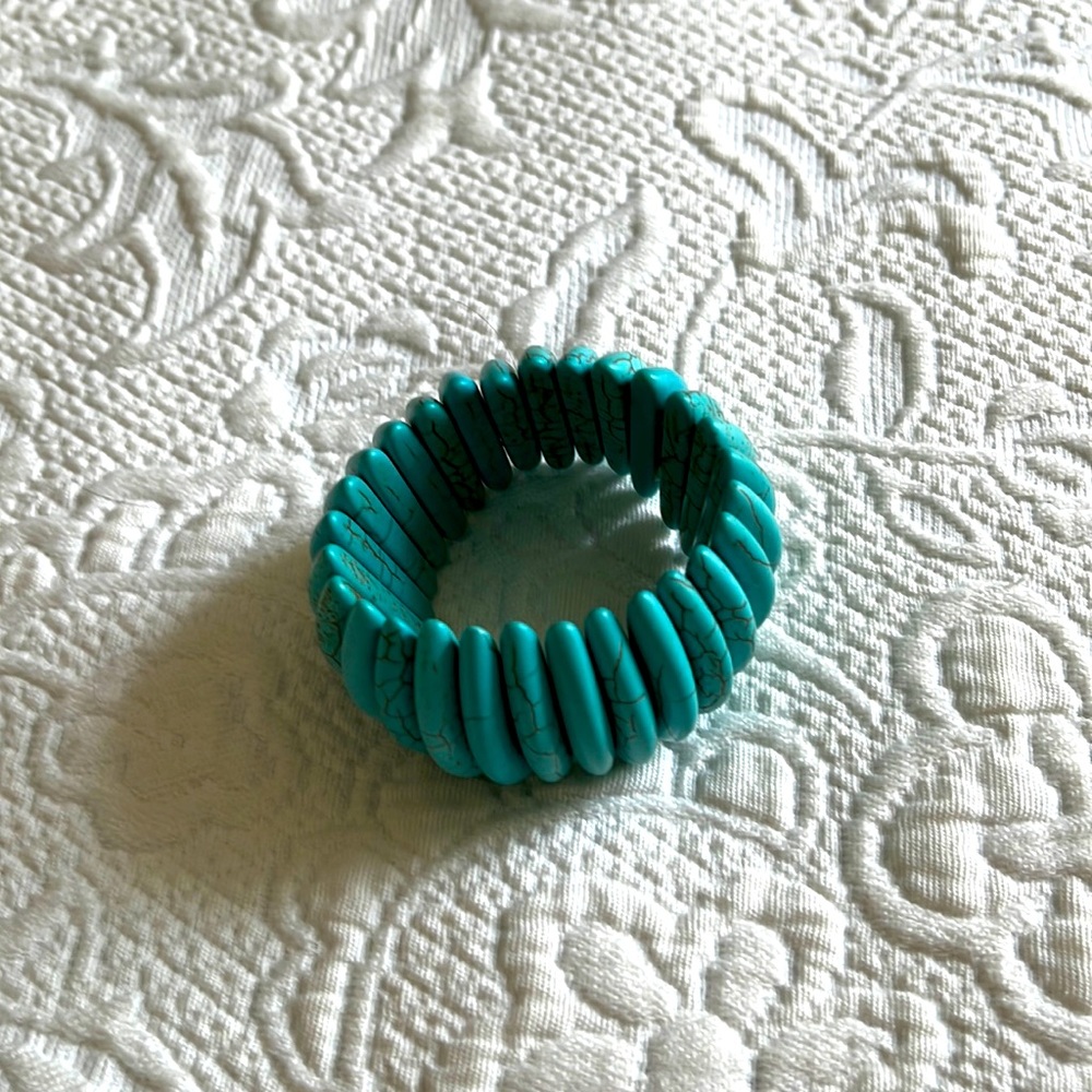 Turquoise wooden stretch bracelet